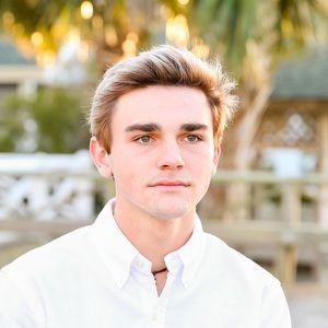 Meet your Posher, Davis